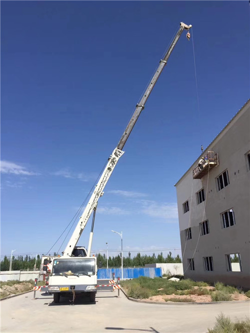葫芦岛市“轻装强干”—— 吊车的 “轻量化臂架” 技术